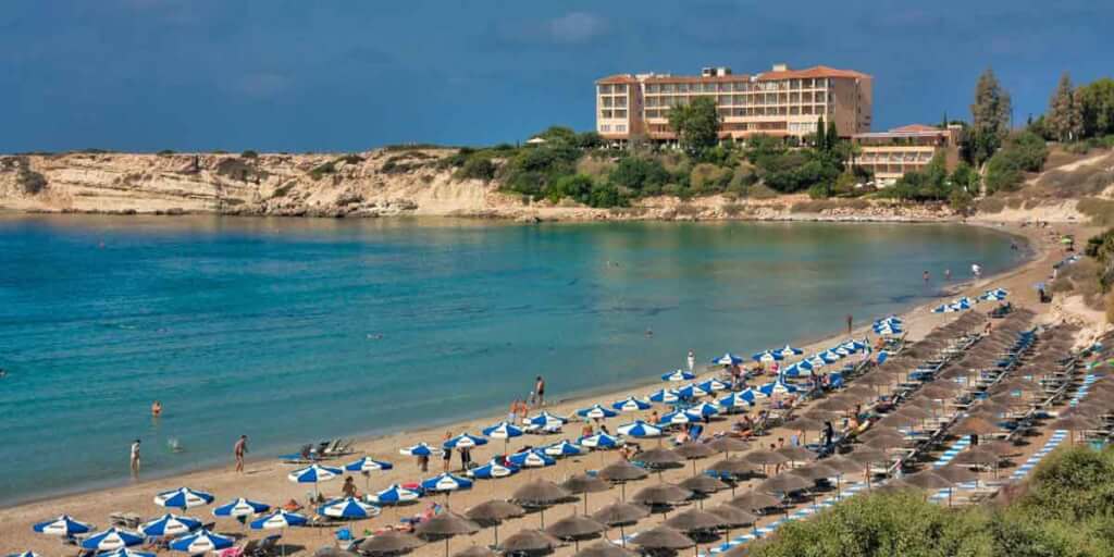 LARNACA FULLY BOOKED FOLLOWING A NEW RECORD IN TOURIST ARRIVALS FOR JUNE